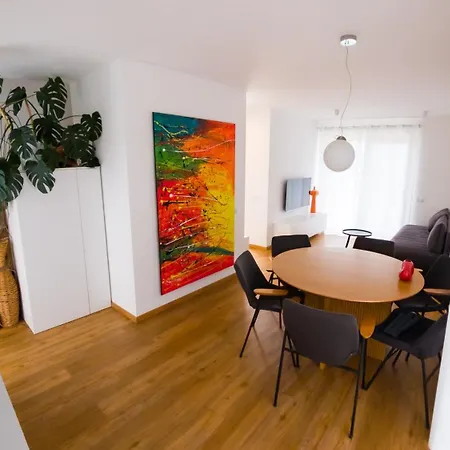 Hisa Ob Stolpu Nyaraló Lendva