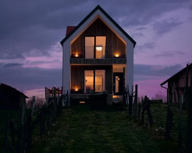 Hisa Ob Stolpu Lendava