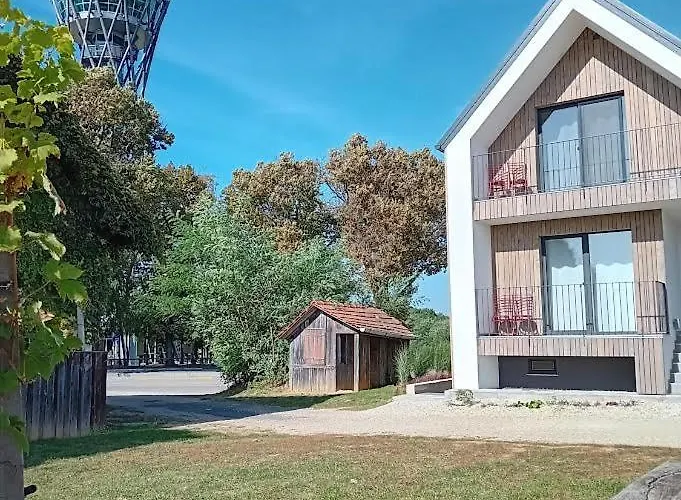 Hisa Ob Stolpu Nyaraló Lendva